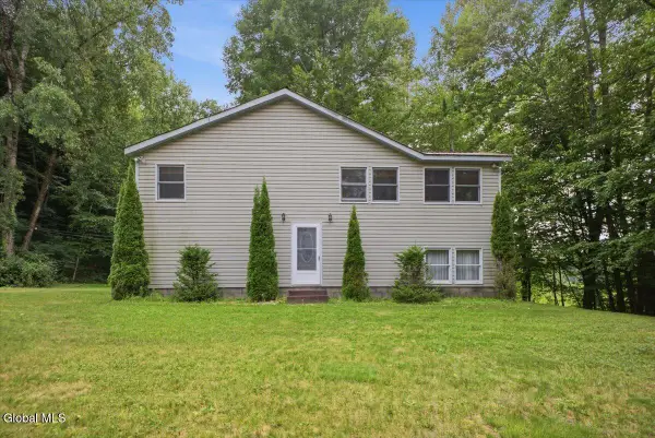 28 Campney Lane, Fort Ann, NY 12827
