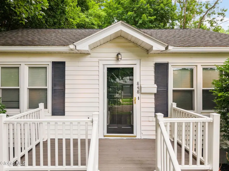 848 Hazelwood Avenue, Schenectady, NY 12306 - #3