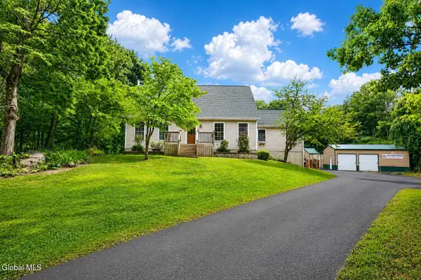 303 N Pole Road, Pittstown, NY 12121