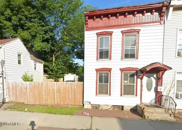 487 5th Avenue, Troy, NY 12182
