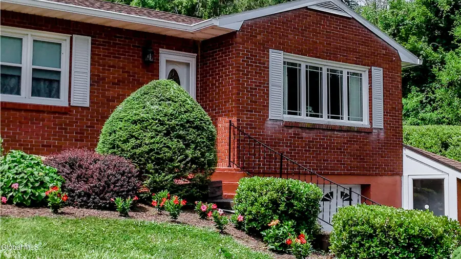 25 White Birch Lane, New Baltimore, NY 12192 - #2