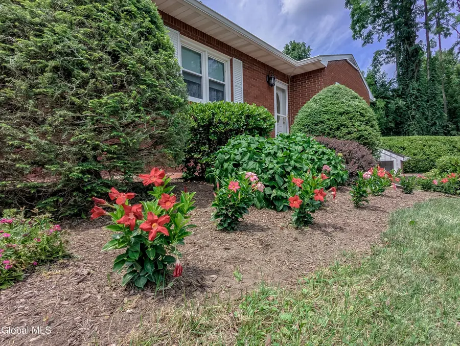 25 White Birch Lane, New Baltimore, NY 12192 - #3