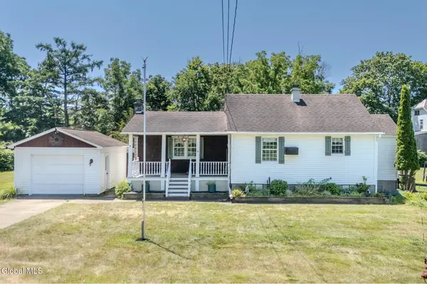 86 Old Schaghticoke Road, Schaghticoke, NY 12118