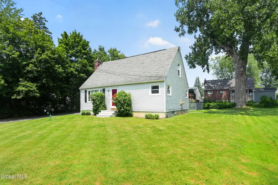 16 Pennsylvania Avenue, Hampton Manor, NY 12144 - #2