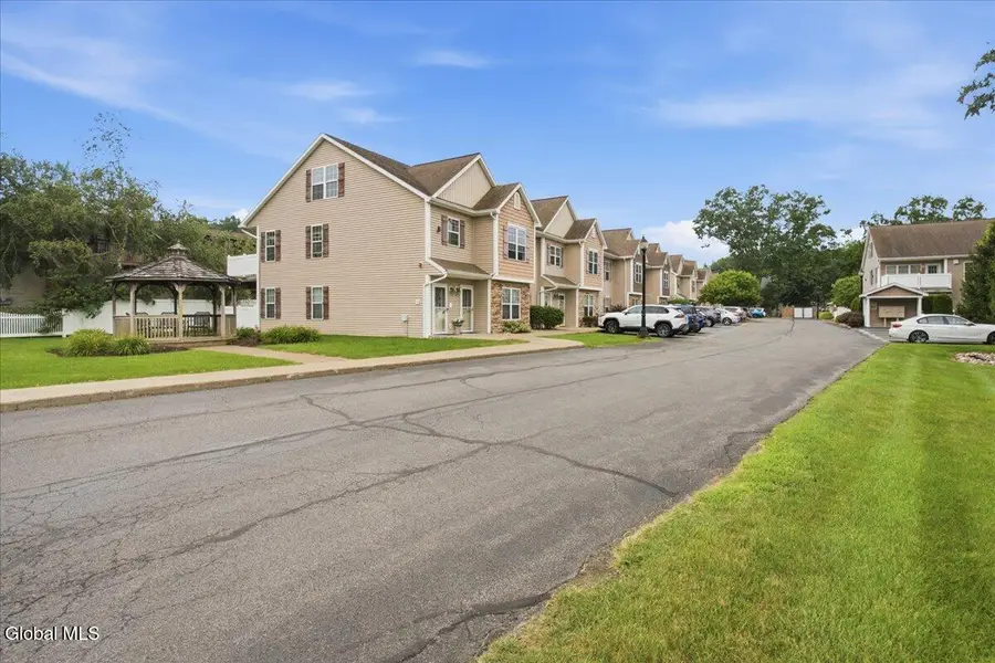 2000 Curry Road #25, Rotterdam, NY 12303 - #3