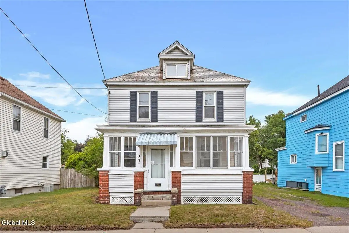 37 Chiswell Street, Schenectady, NY 12304 - #1