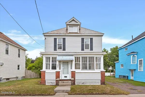 37 Chiswell Street, Schenectady, NY 12304