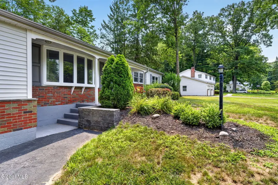 26 Secada Drive, Clifton Park, NY 12065 - #2