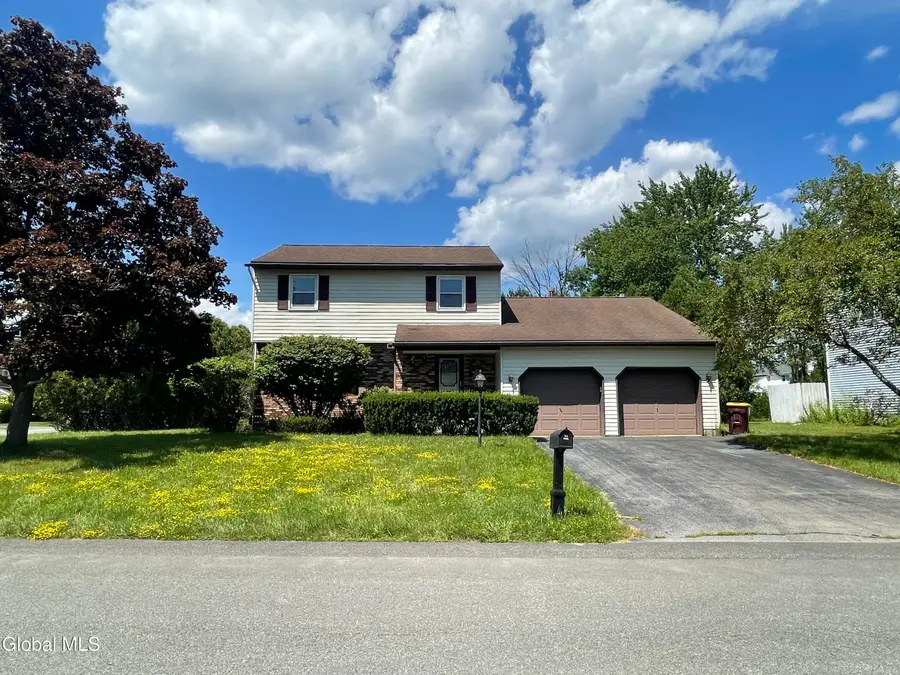 2 Brookside Court, Latham, NY 12110 - #3