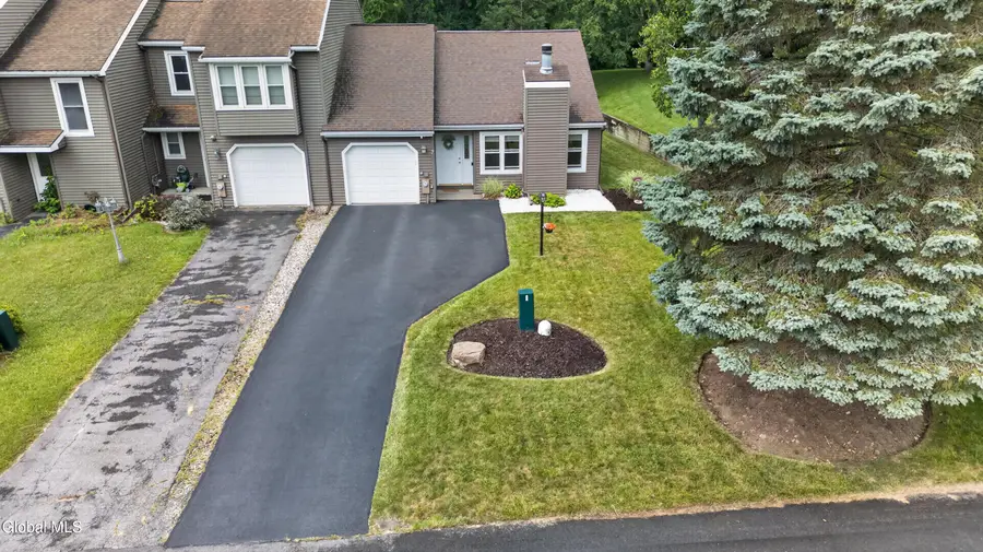 7 Westchester Court, Clifton Park, NY 12065 - #2