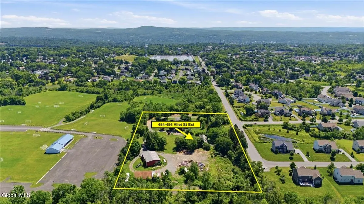 454-456 Vliet Street, Colonie, NY 12047 - #1