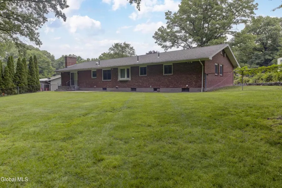 915 Londonderry Court, Schenectady, NY 12309 - #3