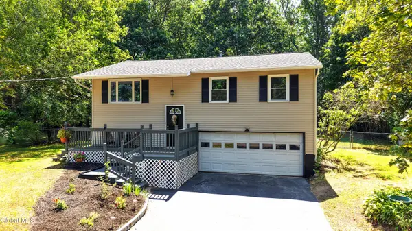 17 Red Coach Trail, Milton, NY 12020
