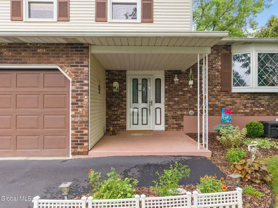 18 Fairway Lane, Colonie, NY 12304 - #3