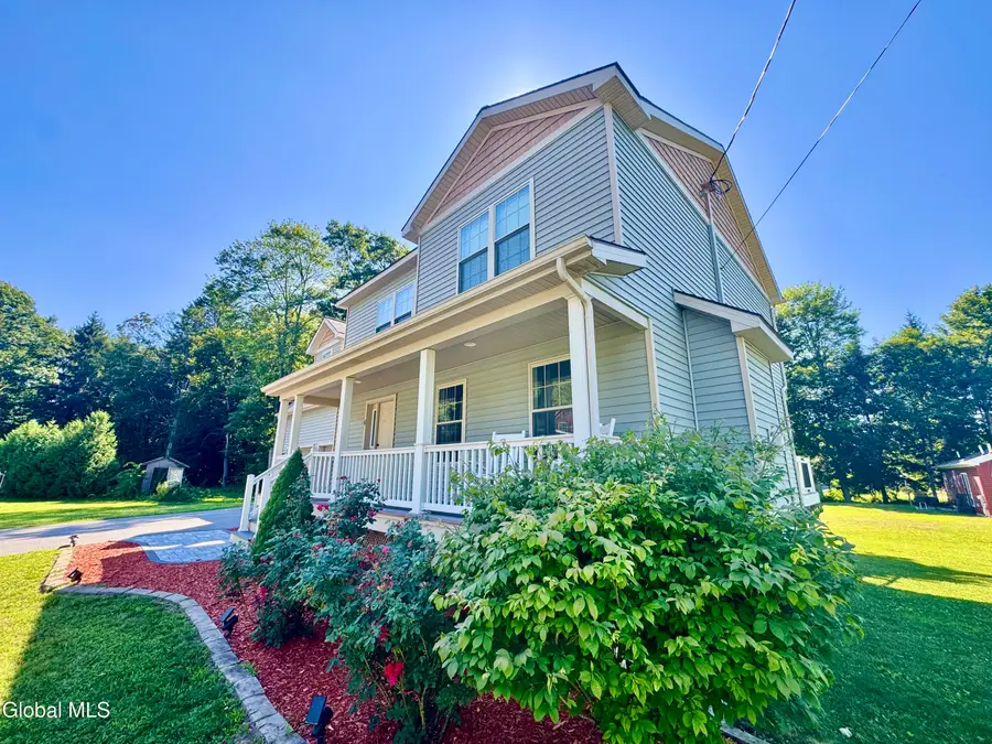 6 Euclid Avenue, Ballston, NY 12020 - #2