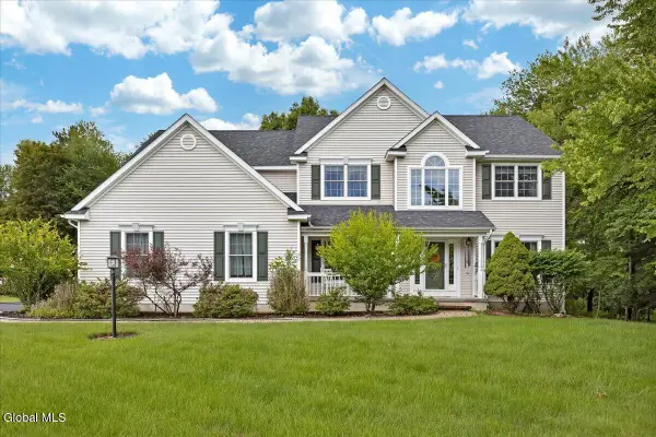 2 Brookhaven Lane, East Greenbush, NY 12061