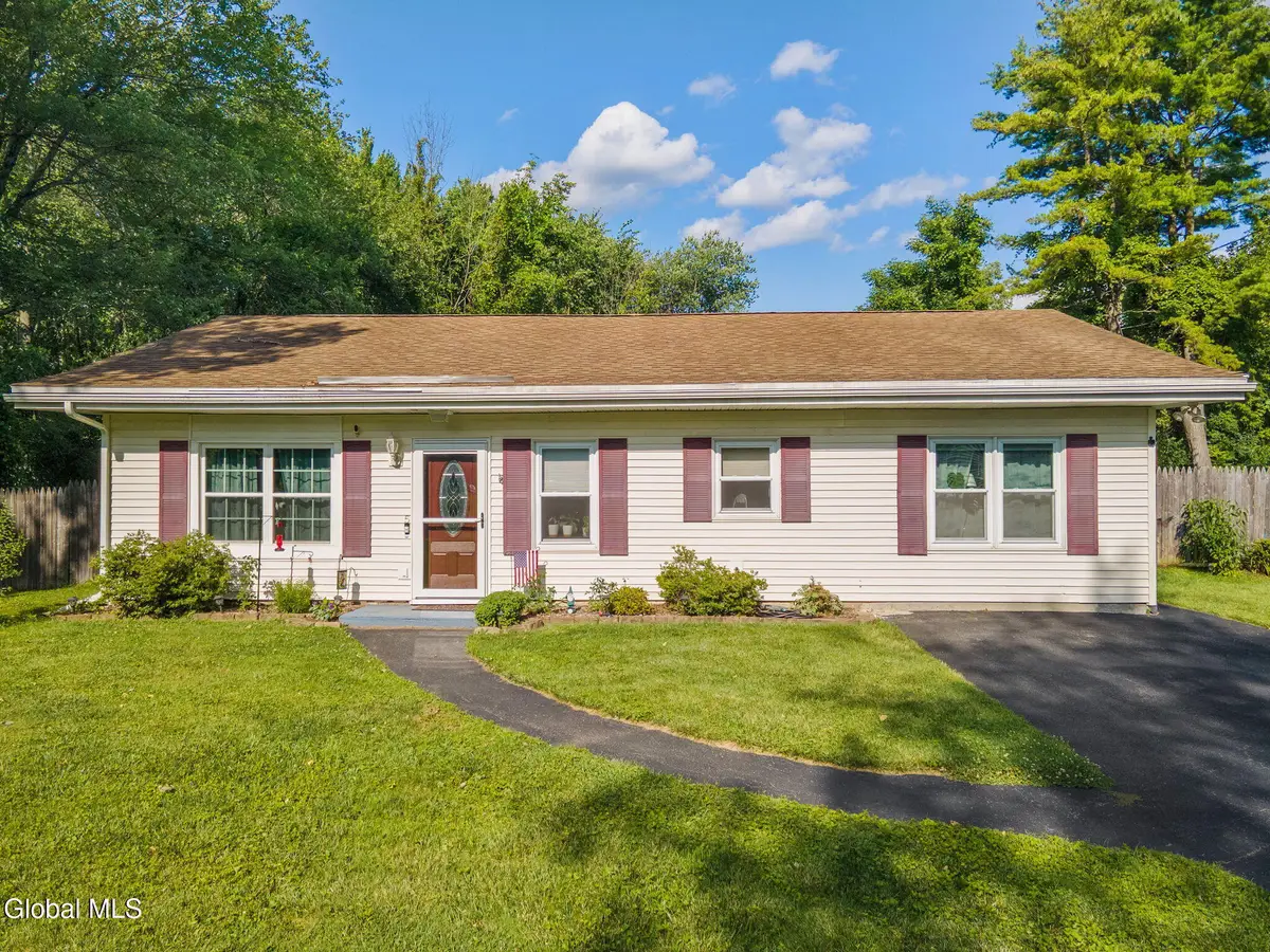 5 Memory Lane, Colonie, NY 12304 - #1
