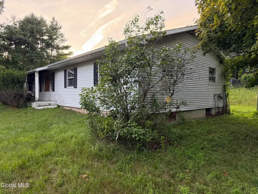 5 Mohican Way, Valley Falls, NY 12185 - #3