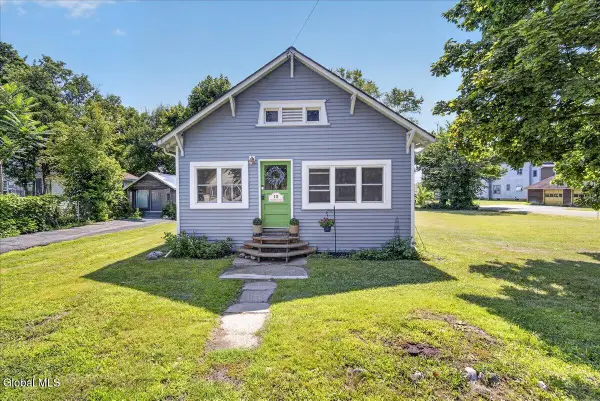 15 Grenada Terrace, Watervliet, NY 12189