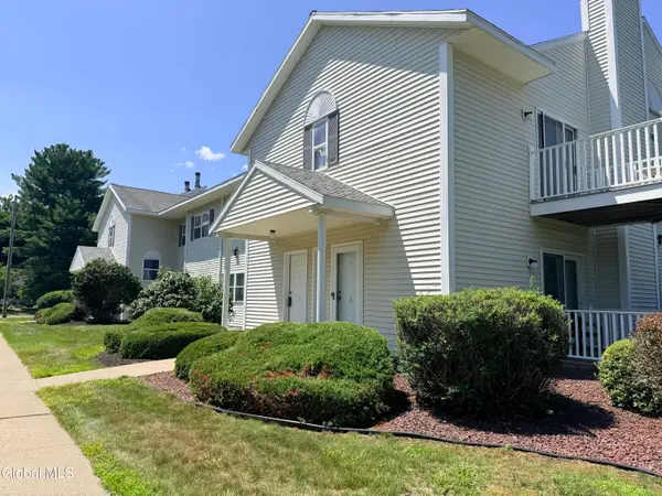 807 Cambridge Manor Drive, Scotia, NY 12302