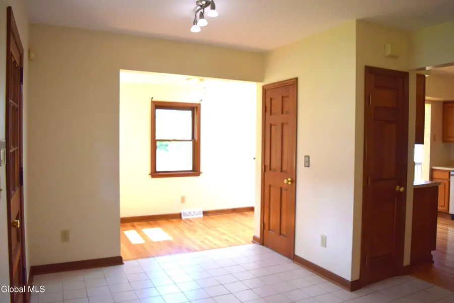 4 Ten Broeck Street, Bethlehem, NY 12054 - #3