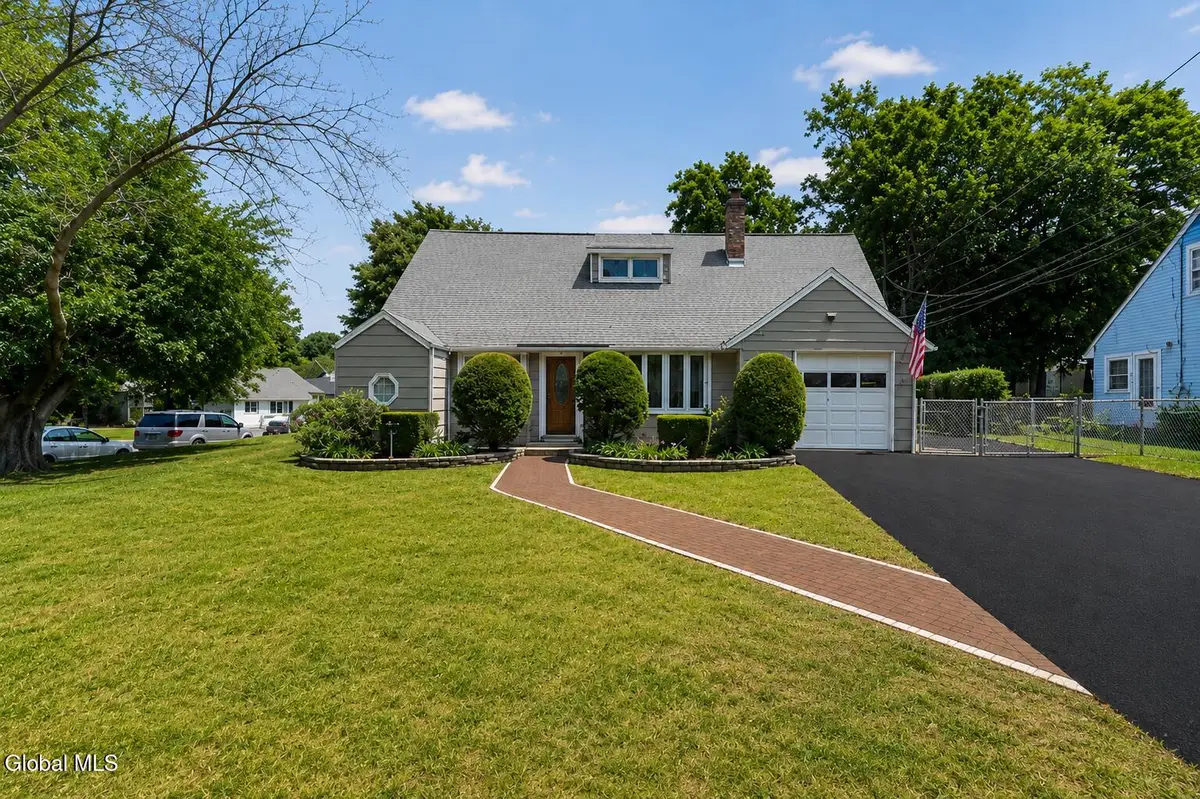 5 Knob Hill Road, Loudonville, NY 12211 - #1