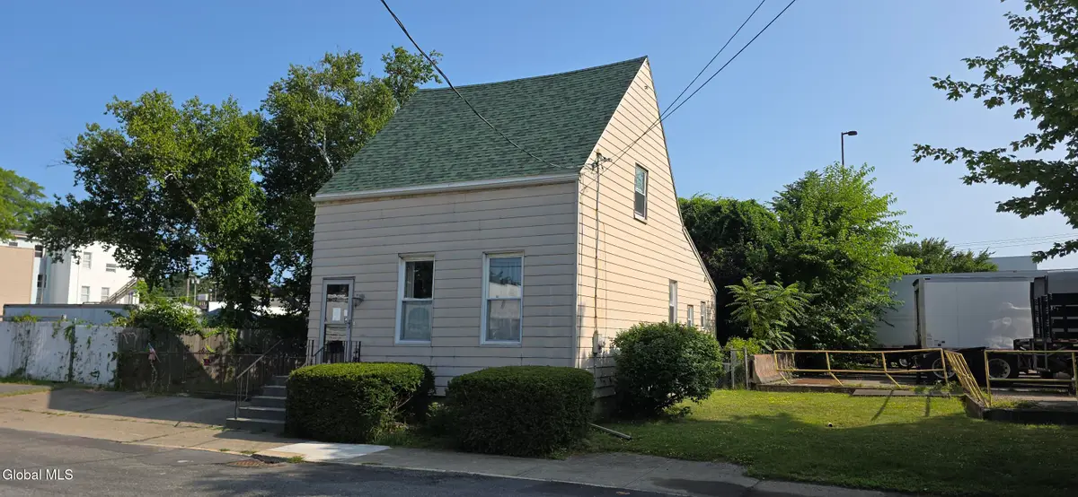 19 Main Street, Albany, NY 12204 - #1