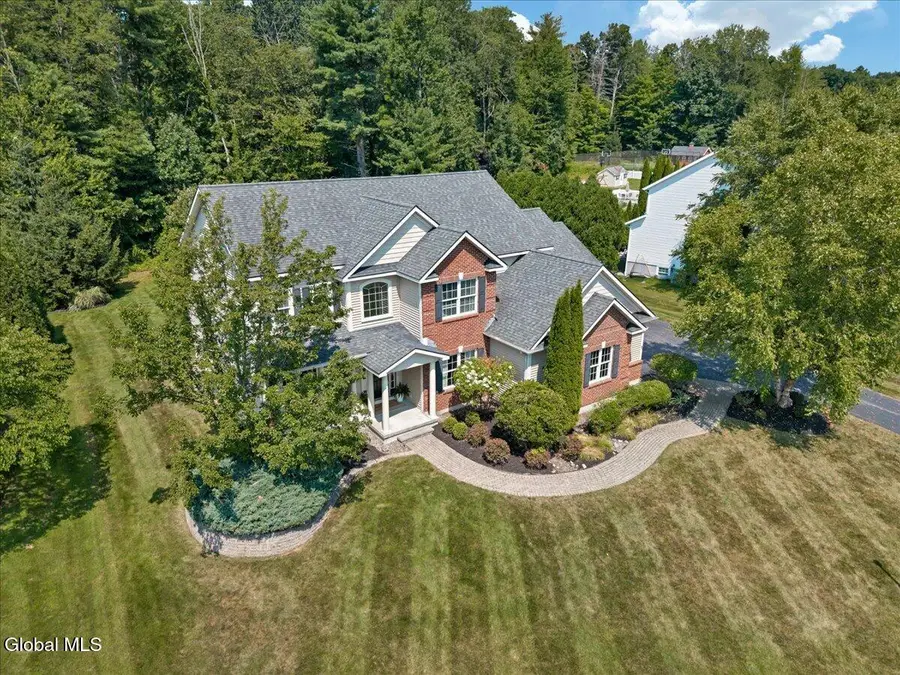 18 Tipperary Way, Ballston Lake, NY 12019 - #2