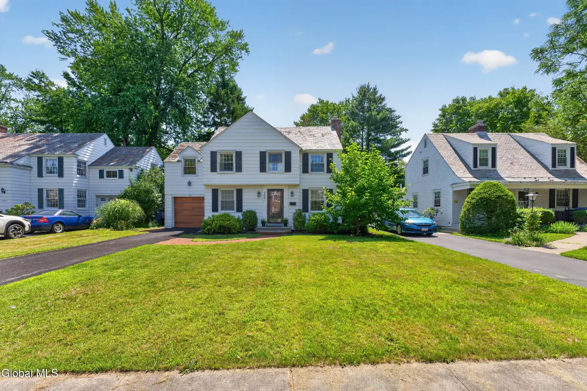 209 Colonial Avenue, Albany, NY 12208 - #1