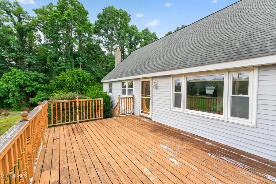27 Fellows Road, Halfmoon, NY 12065 - #2