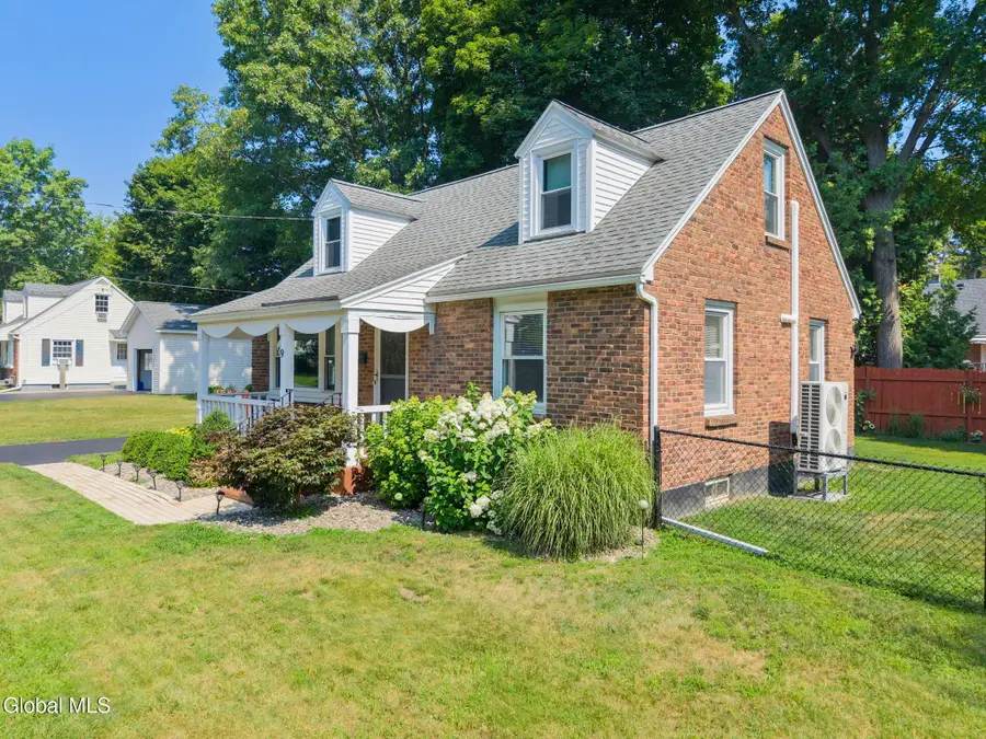 9 Sutherland Drive, Glenville, NY 12302 - #3