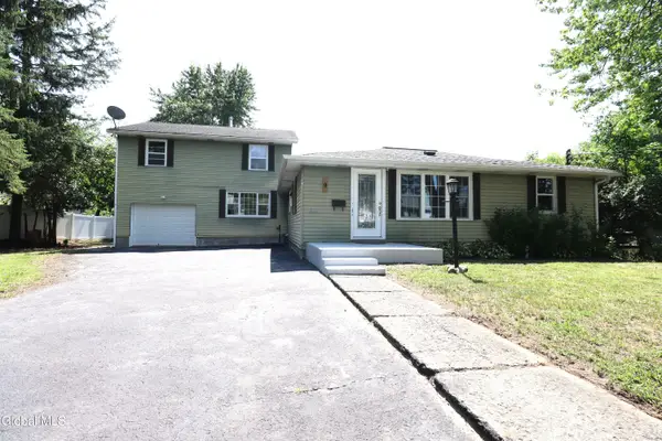 9 Rhode Island Avenue, East Greenbush, NY 12144