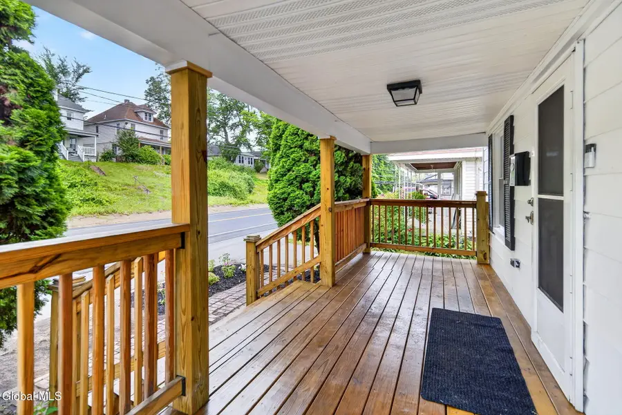 2839 Broadway, Rotterdam, NY 12306 - #2