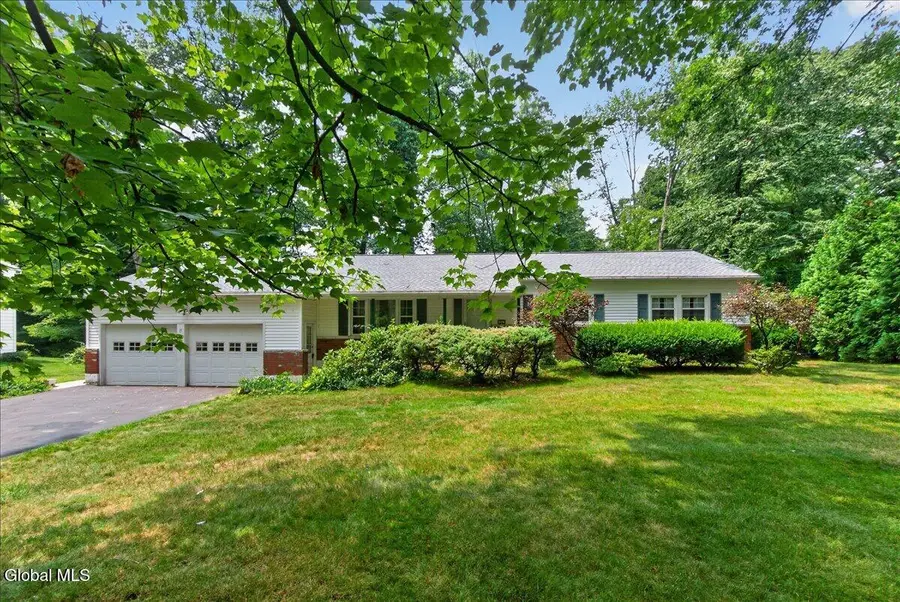 15 Secada Drive, Clifton Park, NY 12065 - #2