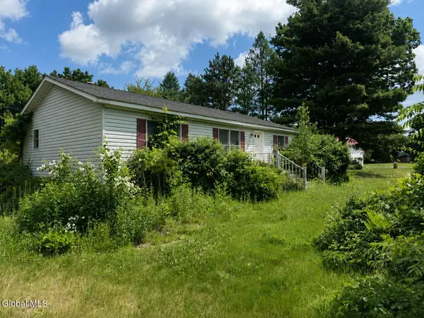 262 Pine Woods Road, Schaghticoke, NY 12121