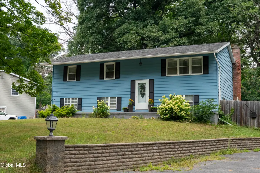 14 Deerleap Place, Saratoga Springs, NY 12866 - #2