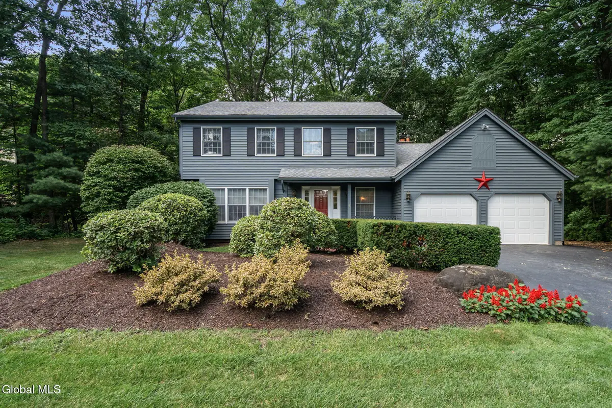 9 Newport Drive, Clifton Park, NY 12065 - #1