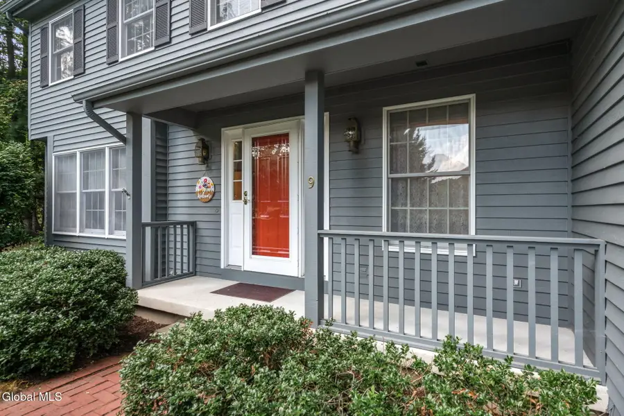 9 Newport Drive, Clifton Park, NY 12065 - #3