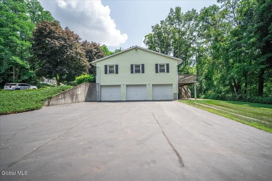 47 Rolling Brook Drive, Clifton Park, NY 12065 - #3