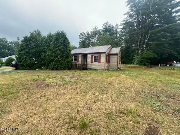 40 Mountain View Lane, Queensbury, NY 12804