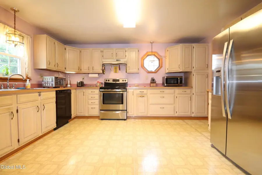2896 W Lydius Street, Guilderland, NY 12303 - #2