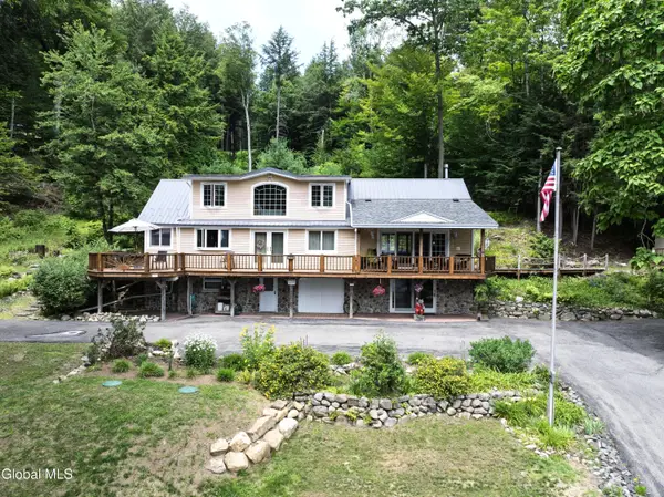 1141 North Shore Road, Day, NY 12835