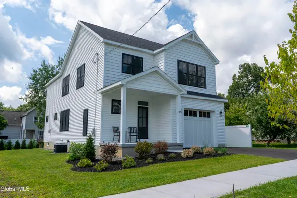 37 Newton Avenue, Saratoga Springs, NY 12866