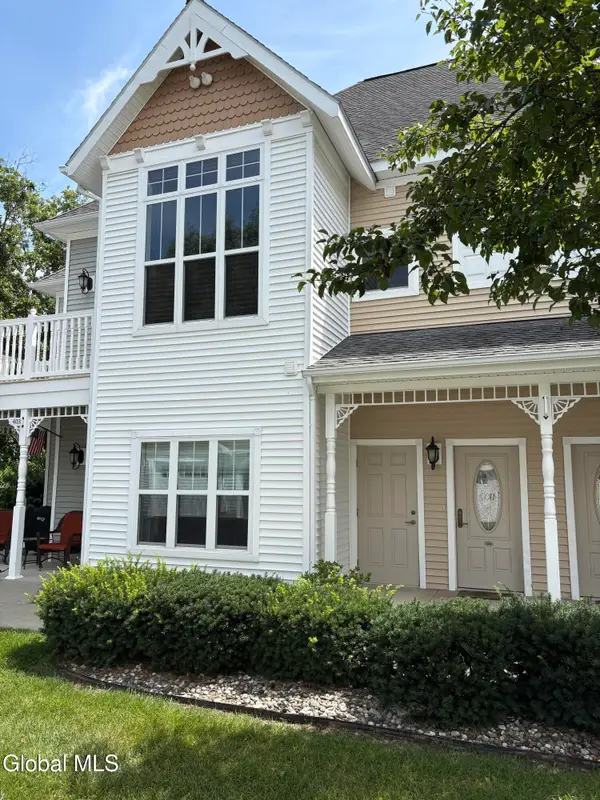 404 Kelly Circle, Guilderland, NY 12009