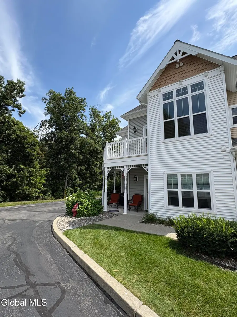 404 Kelly Circle, Guilderland, NY 12009 - #2