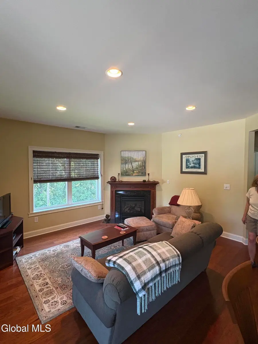 404 Kelly Circle, Guilderland, NY 12009 - #3