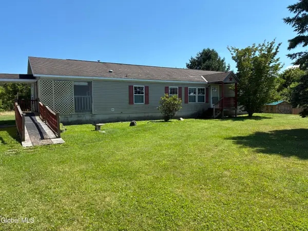 11 Easy Street, Hoosick Falls, NY 12090