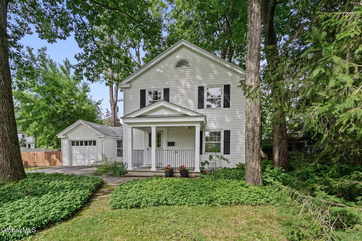 5 Woodridge Road, Bethlehem, NY 12054 - #1