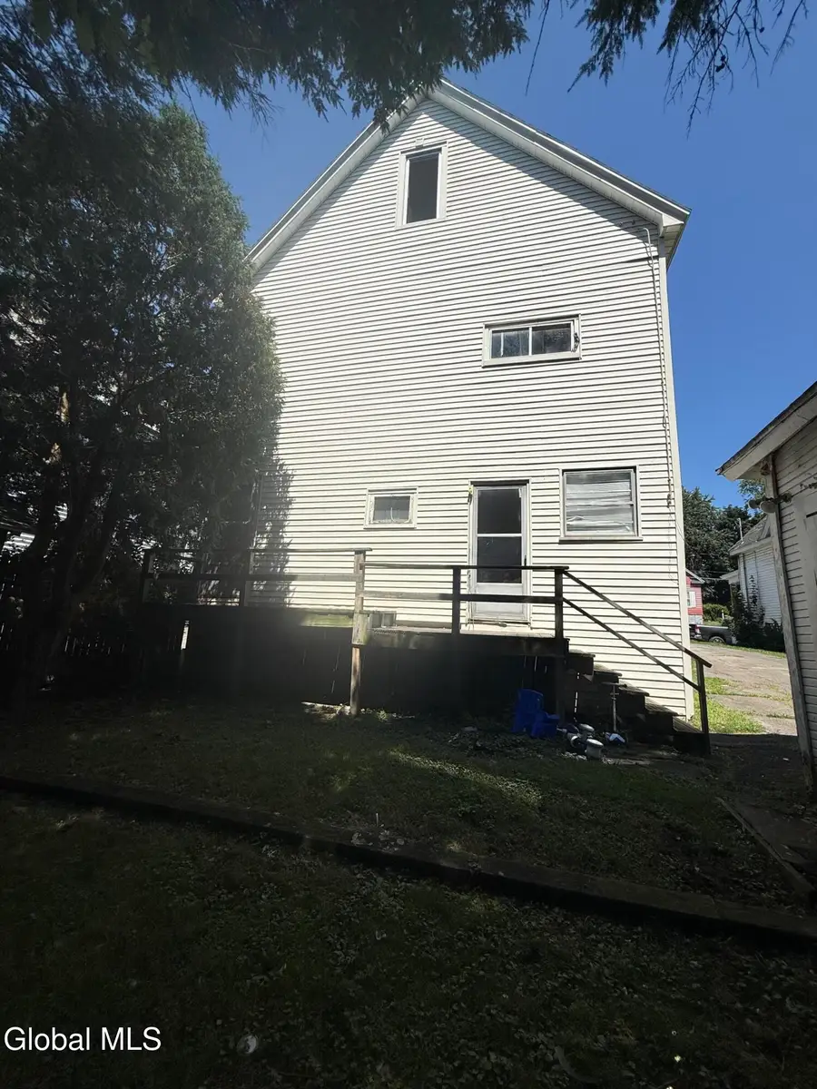 30 Mcclellan Avenue, Amsterdam, NY 12010 - #3