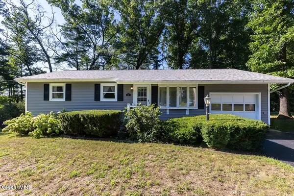 32 Birchwood Lane, Ballston Spa, NY 12020